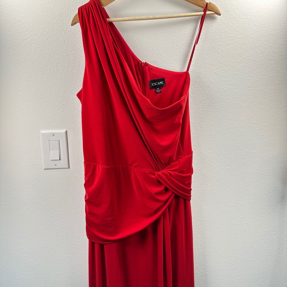 XSCAPE Women Gown Nara One Shoulder Ruched Twist Front Red Sz 12 Grecian Goddess - Picture 5 of 13